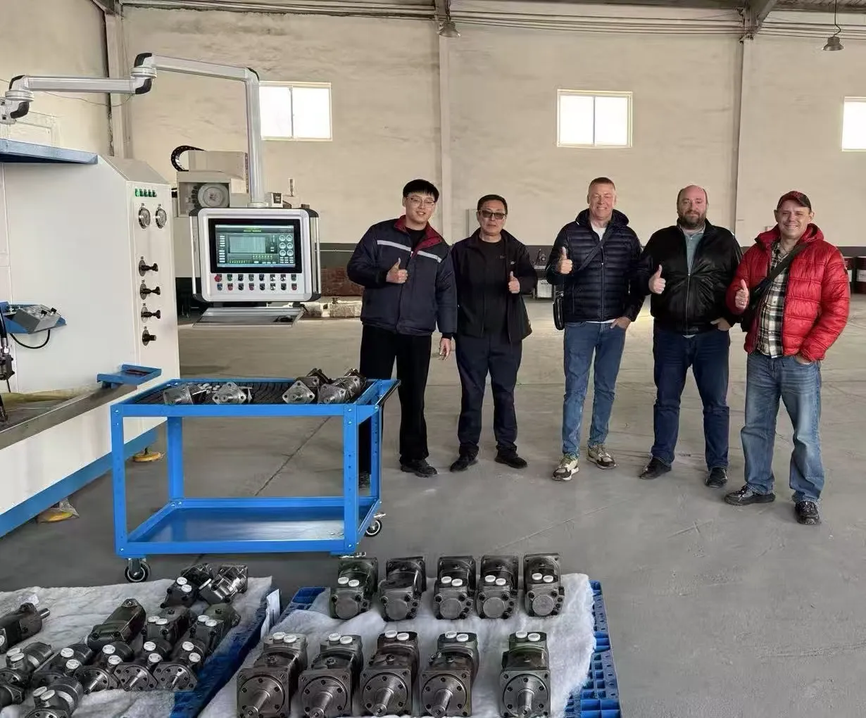 Расійскія кліенты наведалі завод гідраўлічных рухавікоў Yushan у Ціндао для агляду і абмену думкамі.
